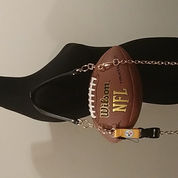 HANDMADE Football Purse (PITTSBURGH STEELERS) 🏈 - Picture 5 of 17